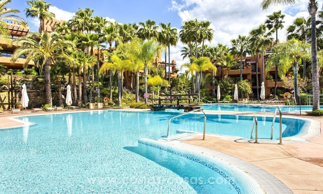 Large luxury apartment for sale close to Puerto Banus in Nueva Andalucia, Marbella 7