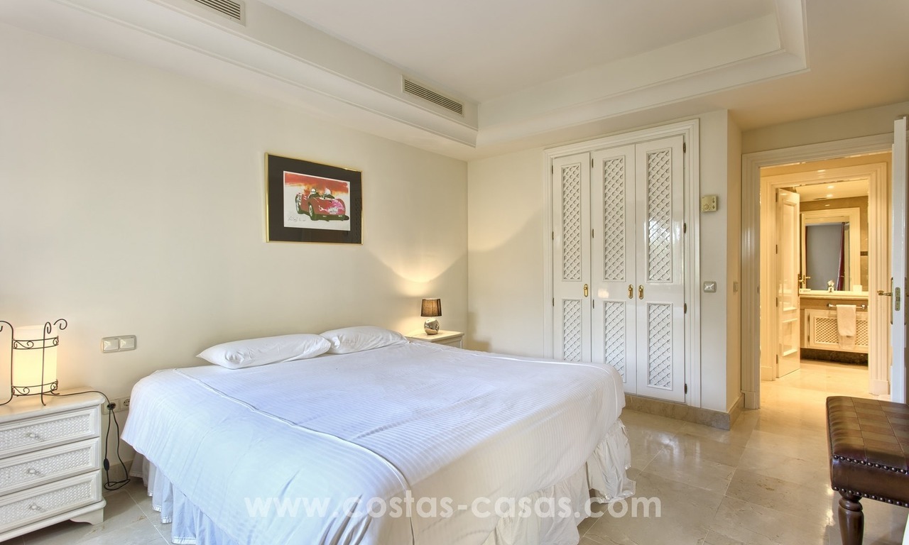 Large luxury apartment for sale close to Puerto Banus in Nueva Andalucia, Marbella 30