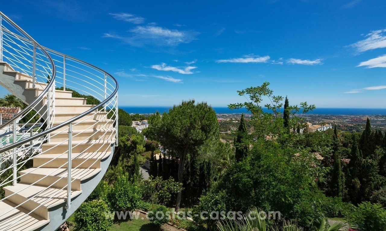 Villa for sale in Benahavis - Marbella: Exceptional Design and architecture, Exceptional Views in Exclusive El Madroñal 5