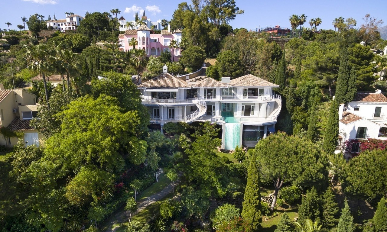 Villa for sale in Benahavis - Marbella: Exceptional Design and architecture, Exceptional Views in Exclusive El Madroñal 1