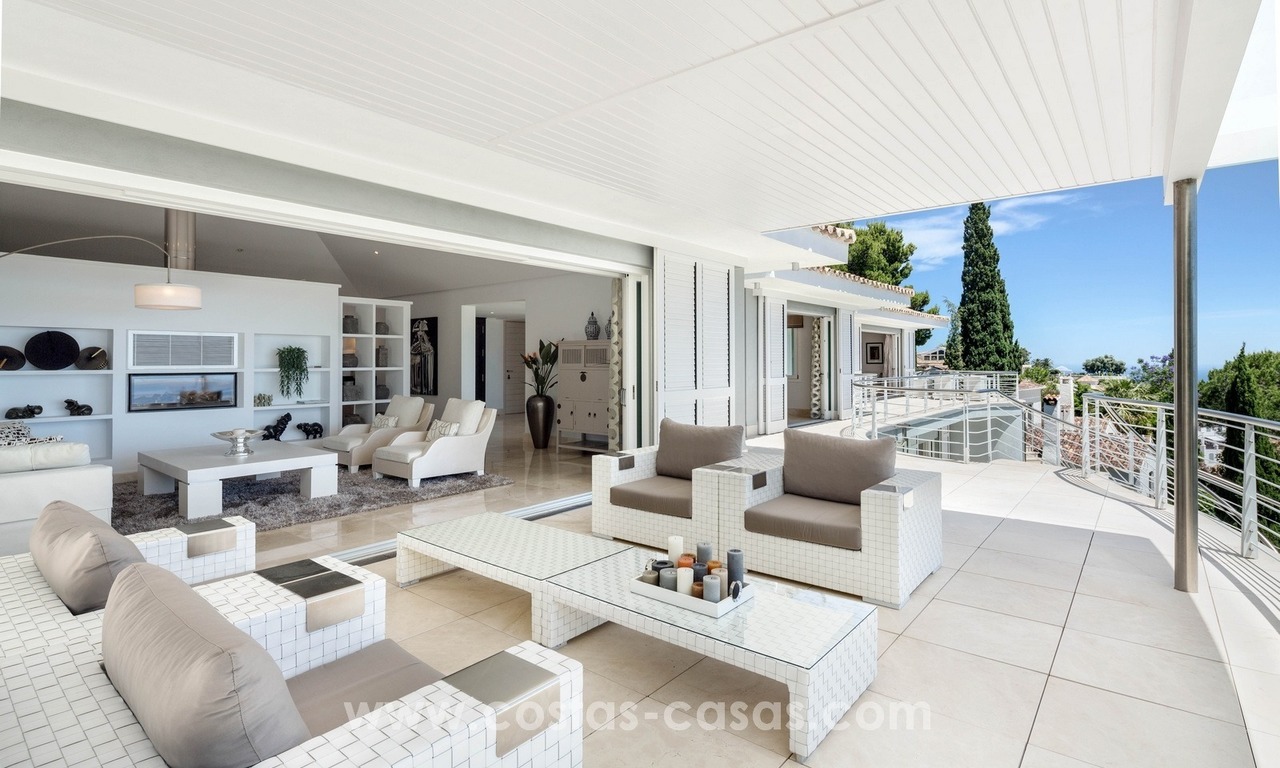 Villa for sale in Benahavis - Marbella: Exceptional Design and architecture, Exceptional Views in Exclusive El Madroñal 12