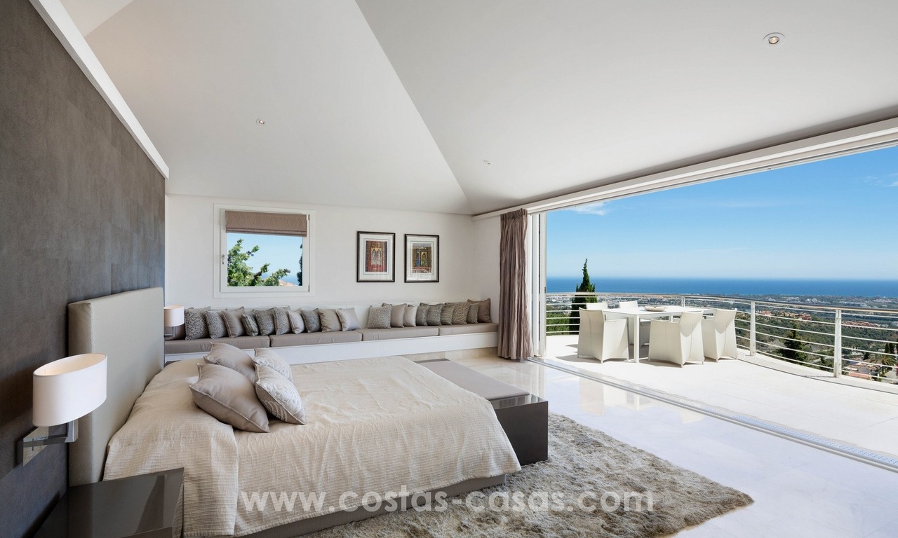 Villa for sale in Benahavis - Marbella: Exceptional Design and architecture, Exceptional Views in Exclusive El Madroñal 14
