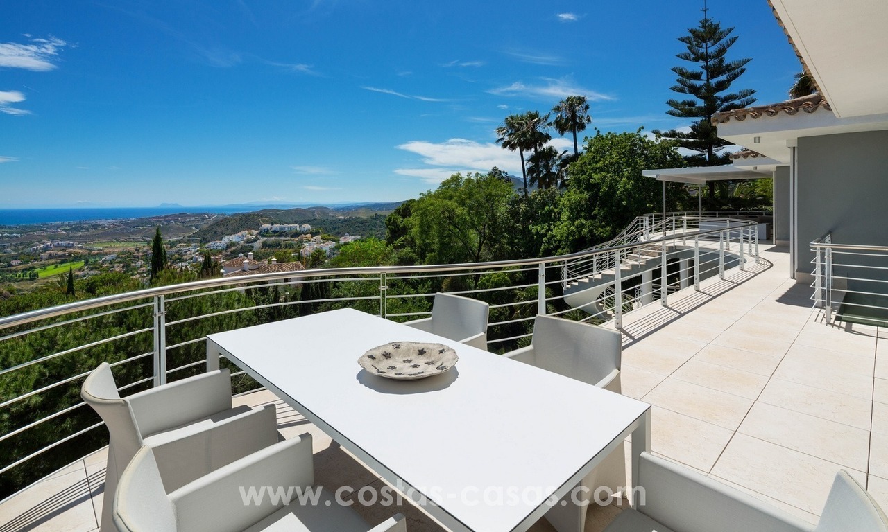 Villa for sale in Benahavis - Marbella: Exceptional Design and architecture, Exceptional Views in Exclusive El Madroñal 16