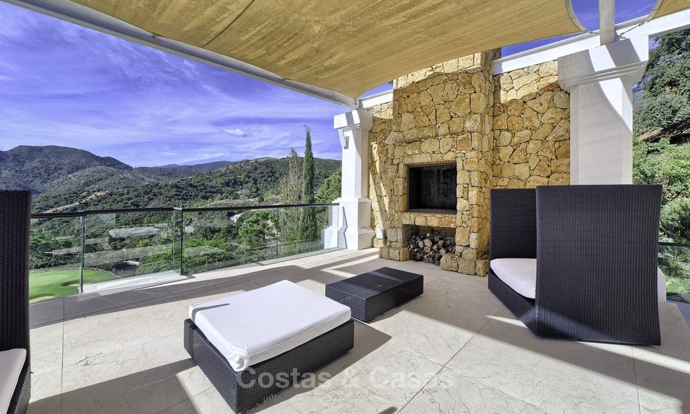 Cozy contemporary style villa with stunning views for sale in La Zagaleta, Marbella - Benahavis 18196