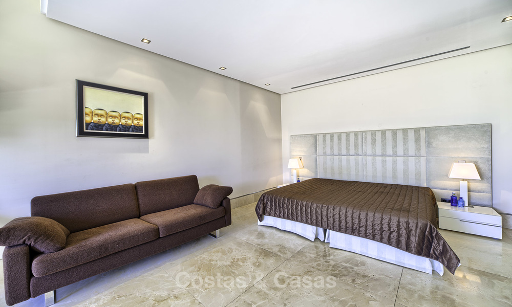 Cozy contemporary style villa with stunning views for sale in La Zagaleta, Marbella - Benahavis 18209