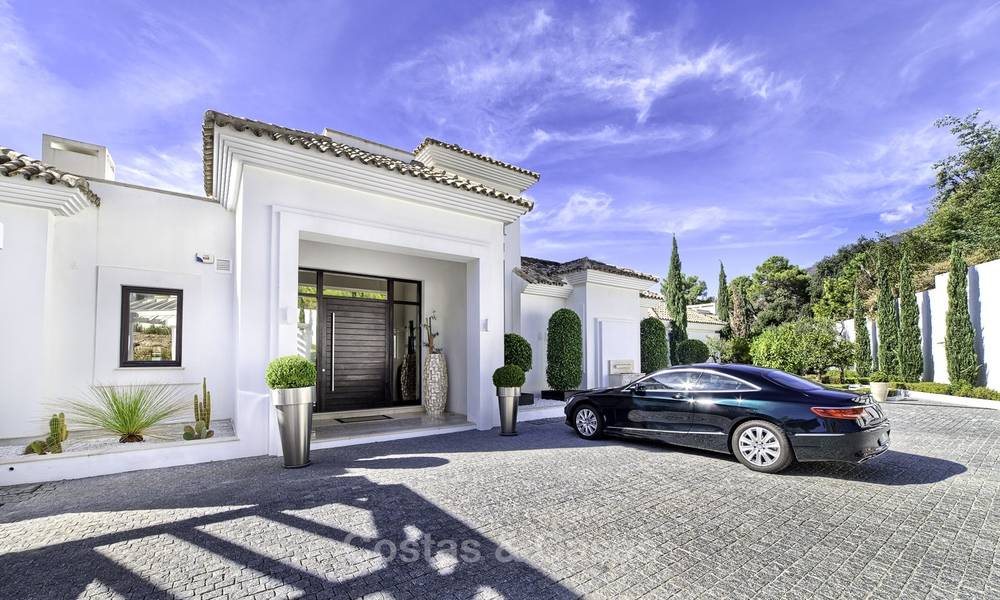 Cozy contemporary style villa with stunning views for sale in La Zagaleta, Marbella - Benahavis 18218