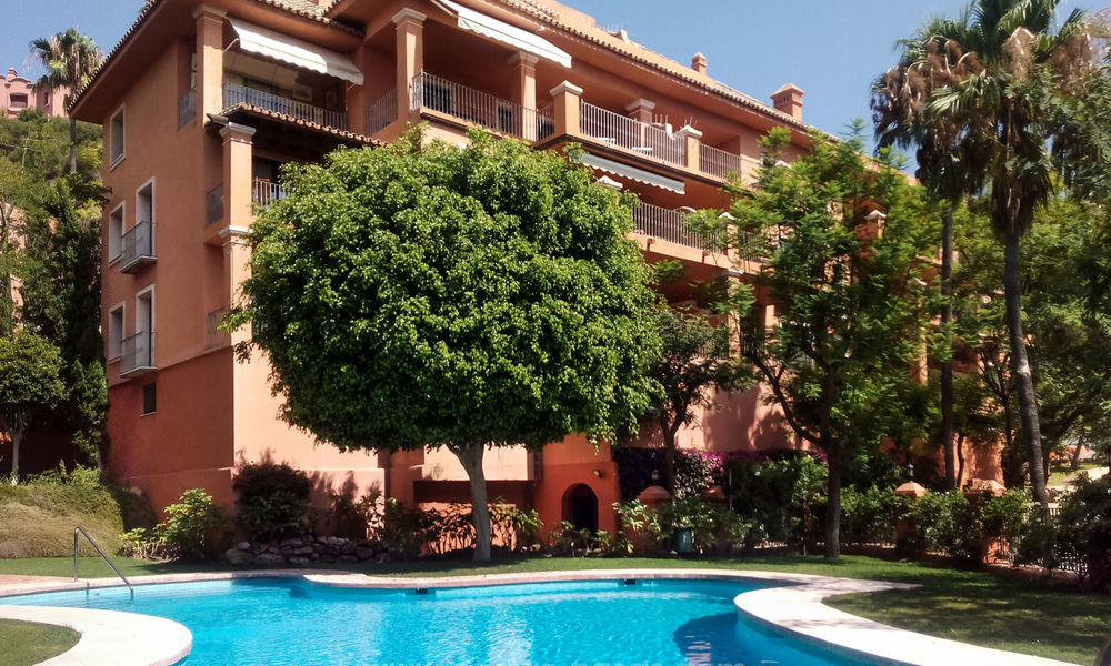 Spacious luxury apartments for sale in Benahavis - Marbella with beautiful sea views. LAST UNIT WITH DISCOUNT! 5043
