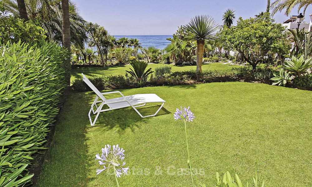 Beachfront luxury apartments for sale in Las Dunas Park, New Golden Mile, Marbella - Estepona 42370