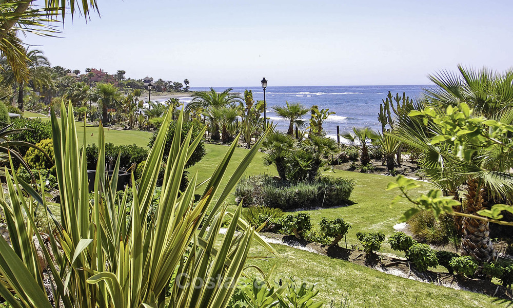 Beachfront luxury apartments for sale in Las Dunas Park, New Golden Mile, Marbella - Estepona 42377