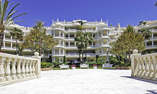 Beachfront luxury apartments for sale in Las Dunas Park, New Golden Mile, Marbella - Estepona 42385 