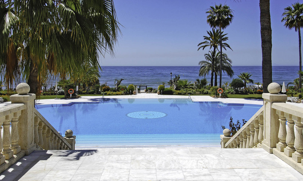 Beachfront luxury apartments for sale in Las Dunas Park, New Golden Mile, Marbella - Estepona 42389
