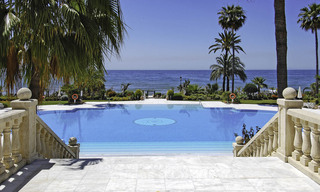 Beachfront luxury apartments for sale in Las Dunas Park, New Golden Mile, Marbella - Estepona 42389 