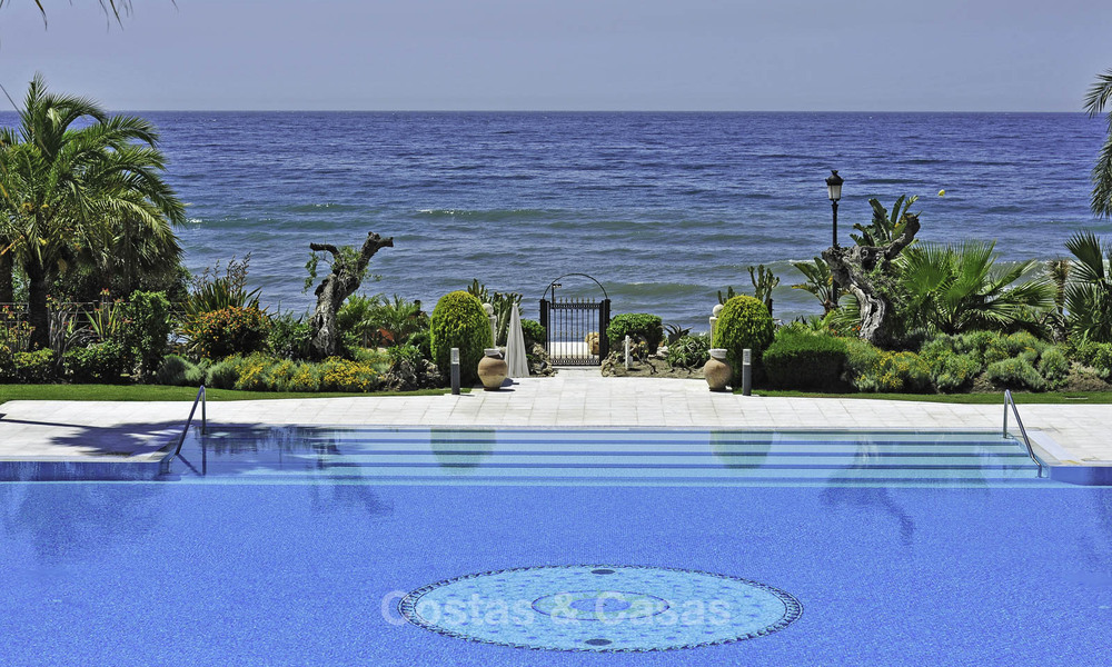 Beachfront luxury apartments for sale in Las Dunas Park, New Golden Mile, Marbella - Estepona 42394