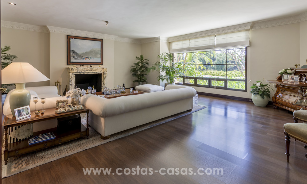 Exclusive Contemporary villa with Asian features for sale, frontline golf in a gated community in Marbella 17422