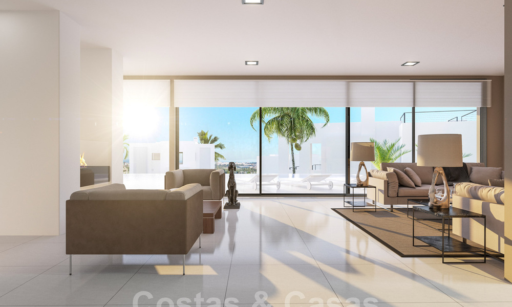 New contemporary villas with golf and sea views for sale in Nueva Andalucía, Marbella. Ready to move in. LAST VILLA! 28972