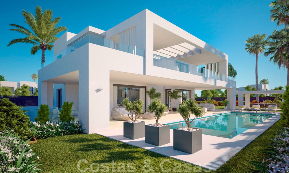 New contemporary villas with golf and sea views for sale in Nueva Andalucía, Marbella. Ready to move in. LAST VILLA! 28984