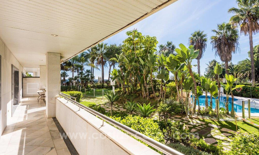 For Sale Apartment in Gran Marbella: frontline beach complex 777211