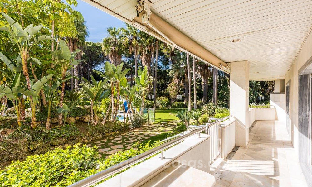 For Sale Apartment in Gran Marbella: frontline beach complex 777212
