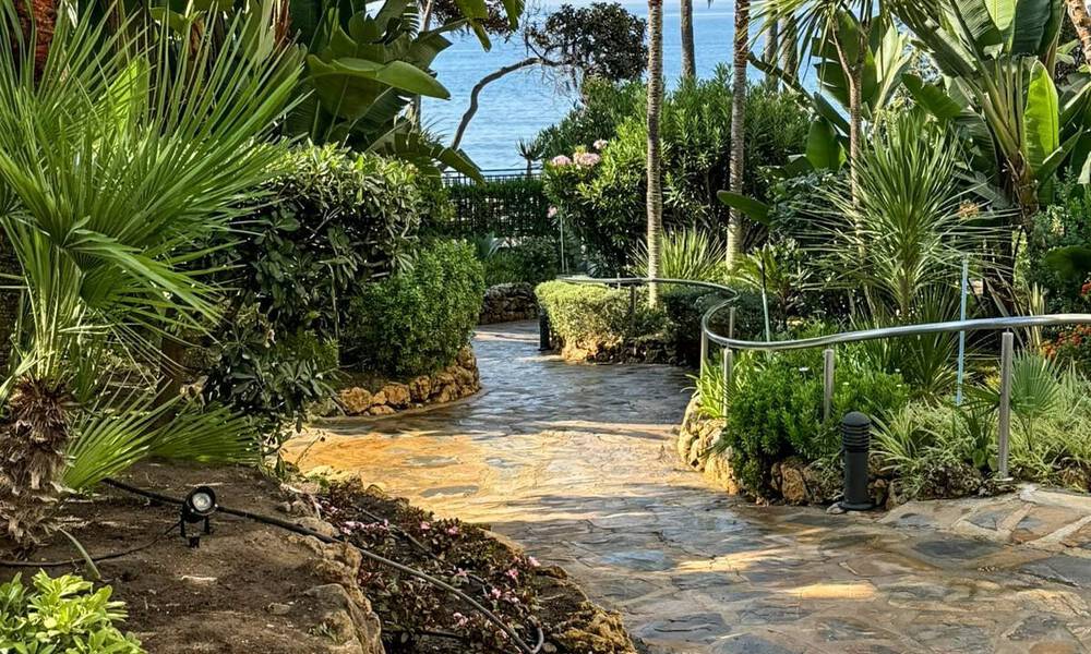 For Sale Apartment in Gran Marbella: frontline beach complex 777218