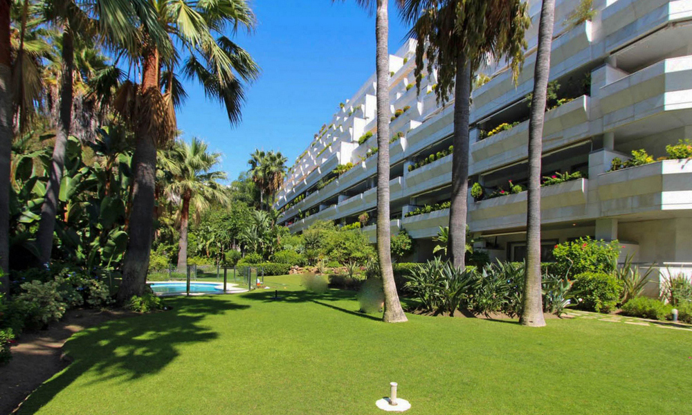 For Sale Apartment in Gran Marbella: frontline beach complex 777234