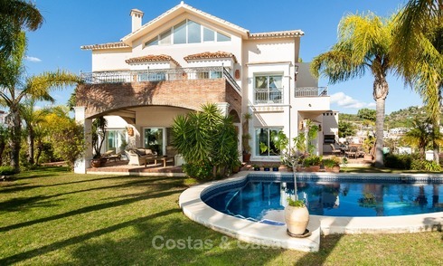 Elegant, south facing frontline golf villa for sale, located in Benahavis - Marbella with sea views 617