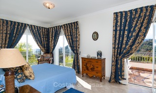 Elegant, south facing frontline golf villa for sale, located in Benahavis - Marbella with sea views 627 