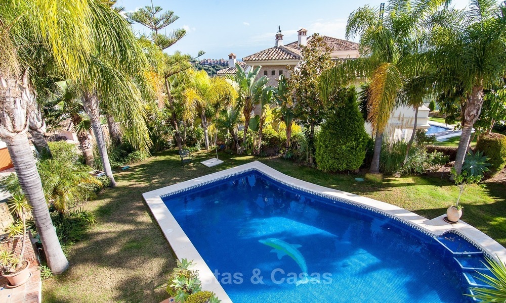 Elegant, south facing frontline golf villa for sale, located in Benahavis - Marbella with sea views 634