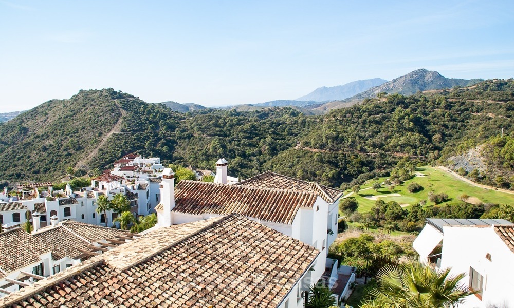 South facing detached House for sale with panoramic sea and golf views on Golf resort in Marbella - Benahavis 965