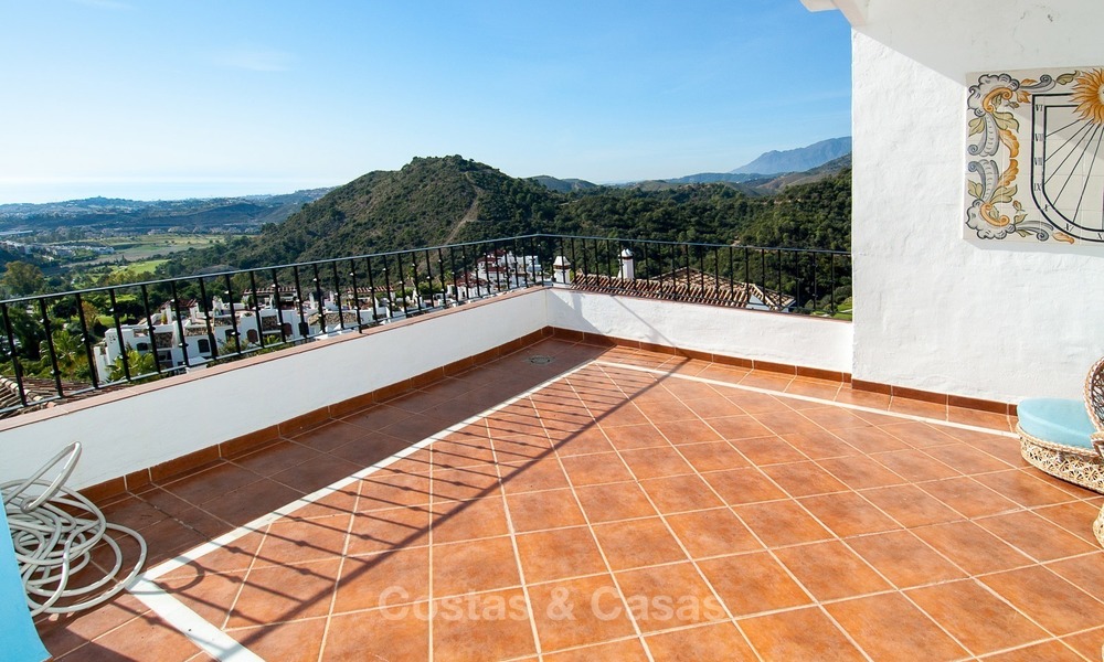 South facing detached House for sale with panoramic sea and golf views on Golf resort in Marbella - Benahavis 972