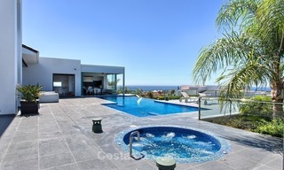 Exclusive modern villa for sale on golf resort with sea and golf views in Benahavis - Marbella 1032 