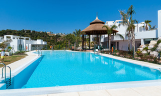 Ready to move in! Modern golf apartments for sale in the area of Benahavis - Marbella 24194 