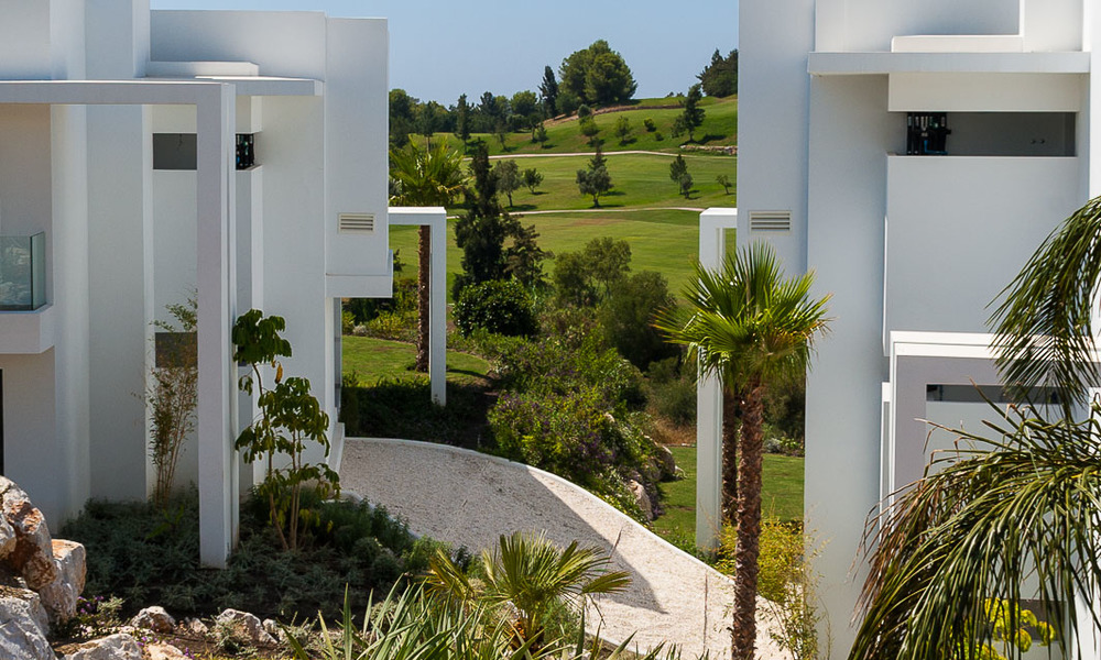 Ready to move in! Modern golf apartments for sale in the area of Benahavis - Marbella 24196