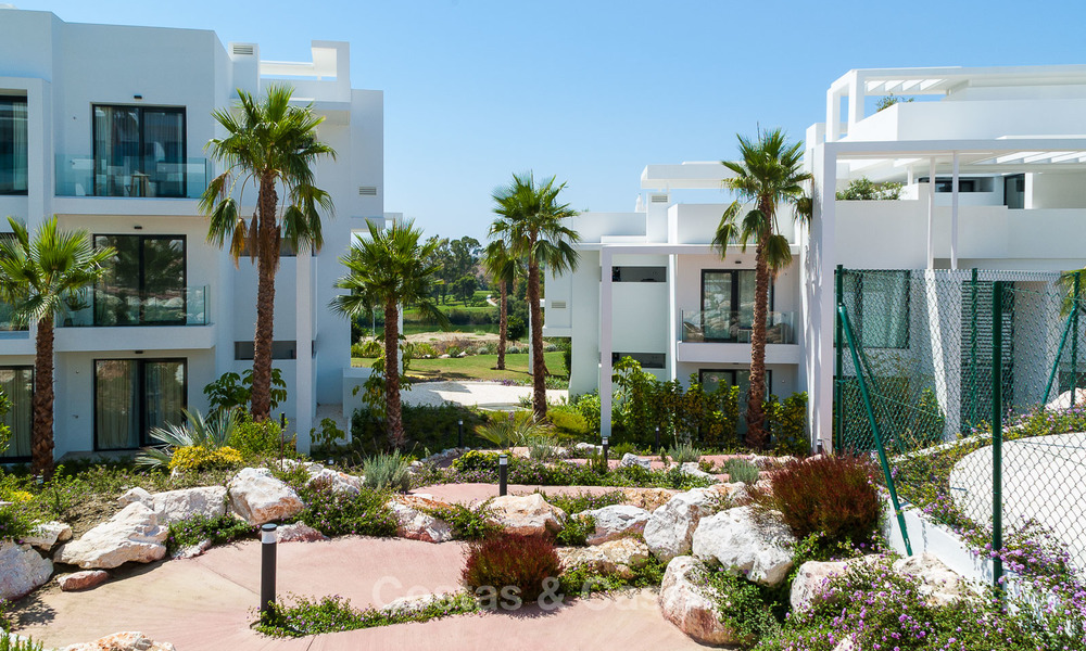 Ready to move in! Modern golf apartments for sale in the area of Benahavis - Marbella 24199
