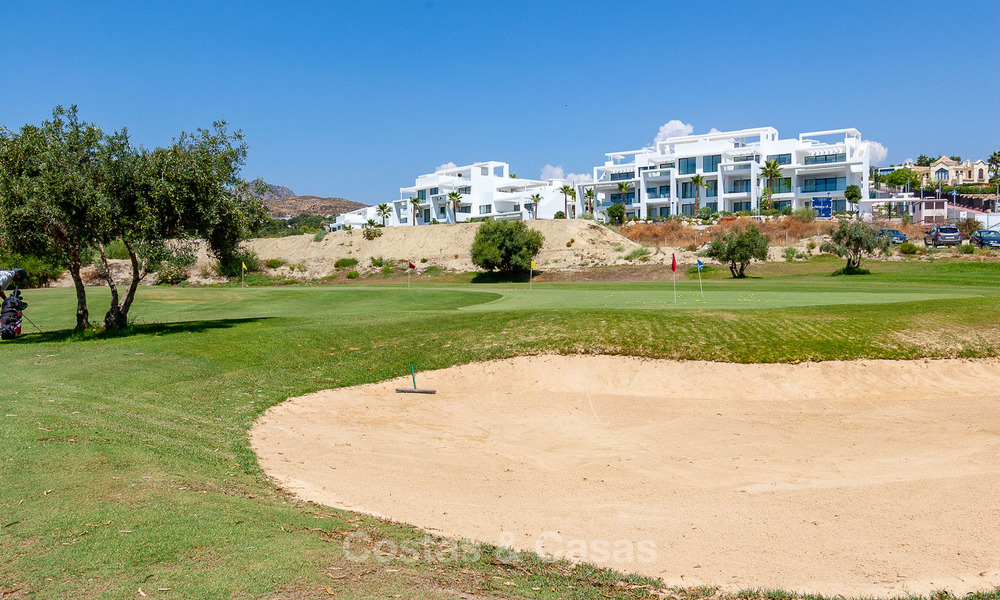 Ready to move in! Modern golf apartments for sale in the area of Benahavis - Marbella 24202