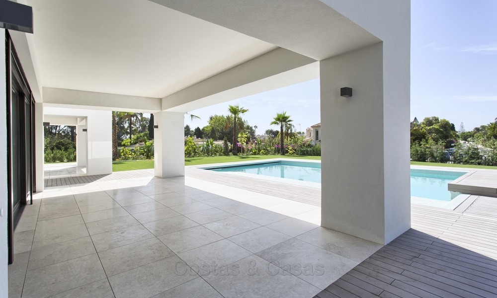 Brand-new, Beachside, Contemporary Style Villa for sale, Ready to Move in, Marbella West 1494