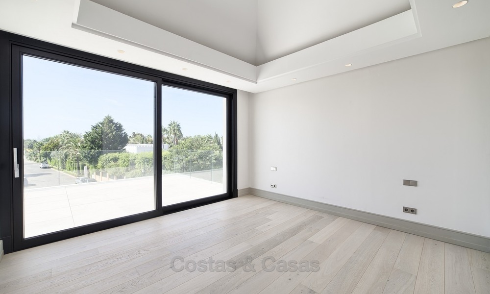 Brand-new, Beachside, Contemporary Style Villa for sale, Ready to Move in, Marbella West 1513