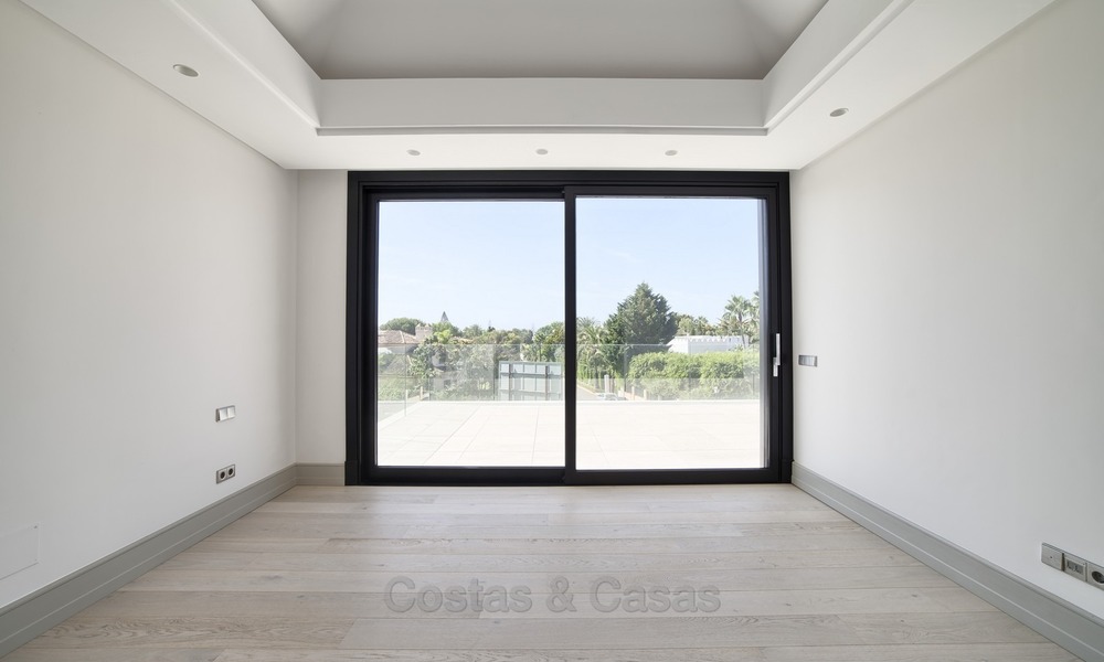Brand-new, Beachside, Contemporary Style Villa for sale, Ready to Move in, Marbella West 1515
