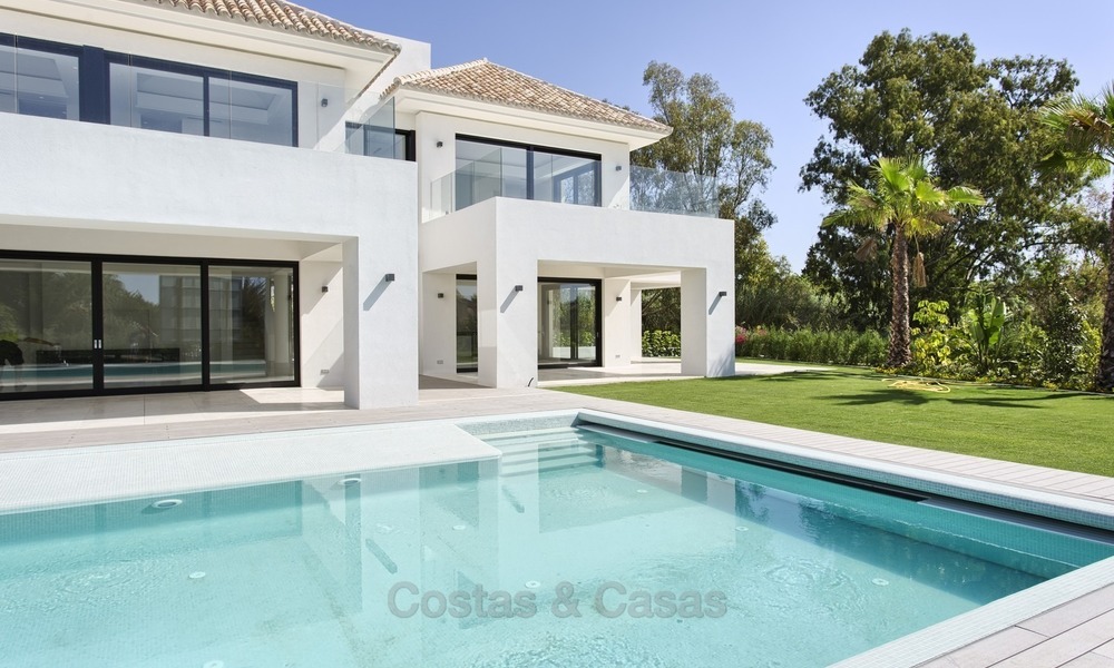 Brand-new, Beachside, Contemporary Style Villa for sale, Ready to Move in, Marbella West 1523