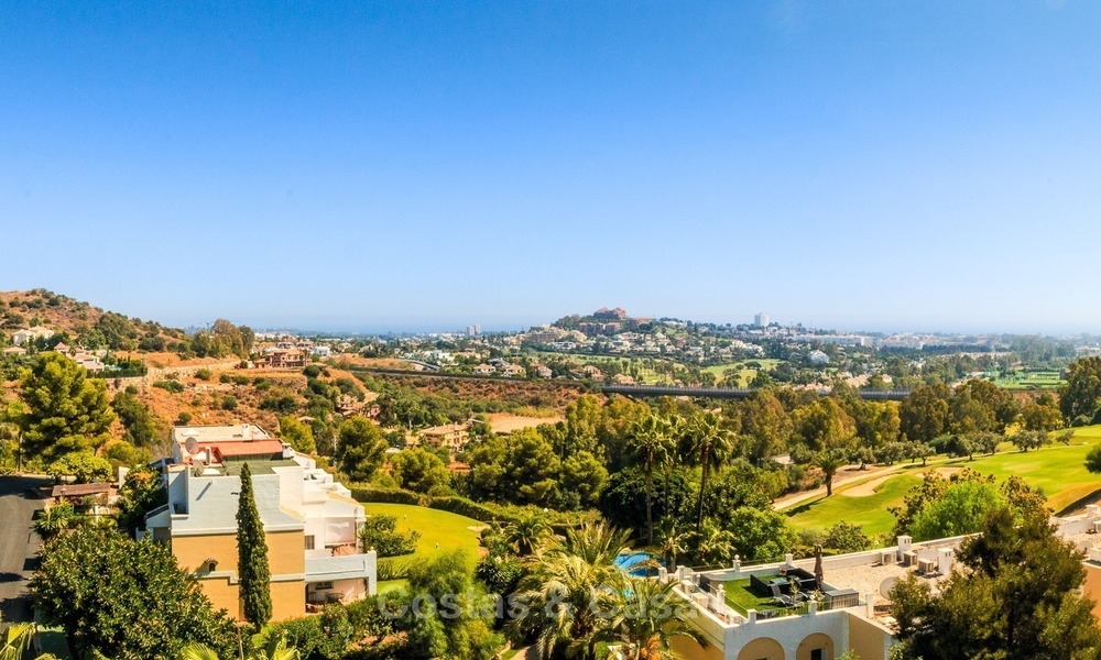 Contemporary style Apartment with Panoramic Sea-, Golf- and Mountain views for sale in La Quinta, Benahavis - Marbella 1526