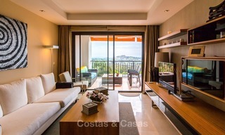 Contemporary style Apartment with Panoramic Sea-, Golf- and Mountain views for sale in La Quinta, Benahavis - Marbella 1530 