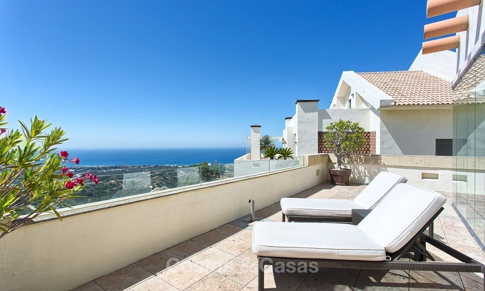 Modern Contemporary style Penthouse apartment with Sea Views for sale in Los Monteros, Marbella 1592