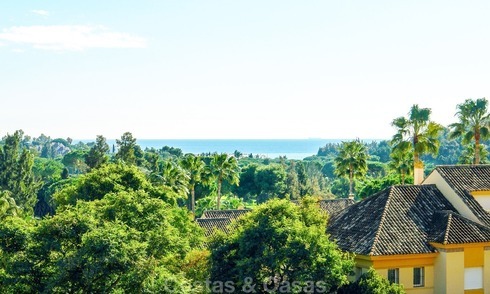 Luxury Golf Apartment for sale with sea views in Rio Real in Marbella 1786