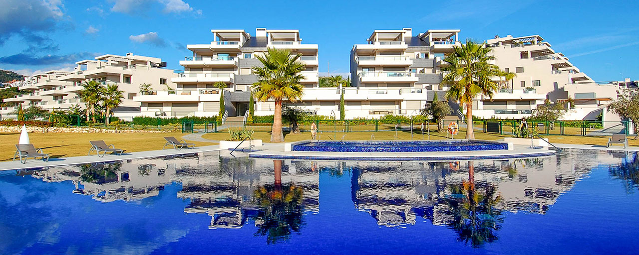 Very spacious, bright and modern 3-bedroom luxury apartment for sale with unobstructed sea views in Marbella - Benahavis