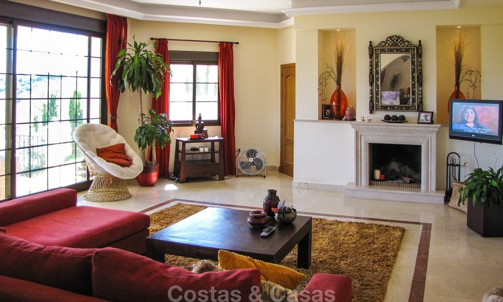 Sea- and Mountain View Villa for sale in Gated Community in La Quinta, Benahavis - Marbella 2022