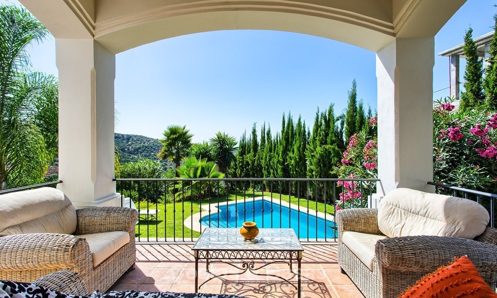 Sea- and Mountain View Villa for sale in Gated Community in La Quinta, Benahavis - Marbella 2024