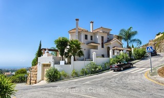 Sea- and Mountain View Villa for sale in Gated Community in La Quinta, Benahavis - Marbella 2040 