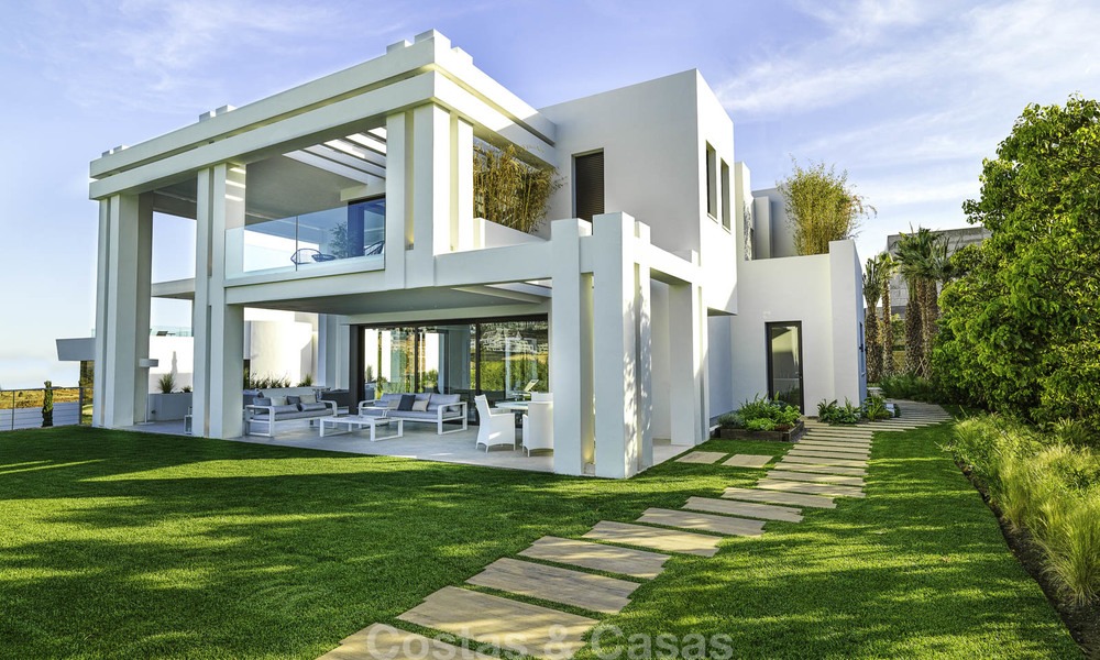 Elegant designer style villa for sale, frontline golf on a golf resort on the New Golden Mile, Marbella - Benahavis 13874