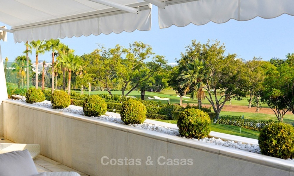 Frontline golf, modern, spacious, luxury penthouse for sale in Nueva Andalucia - Marbella 2545