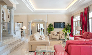 Exclusive villa for sale on a large plot with sea view in Marbella - Estepona 33977 