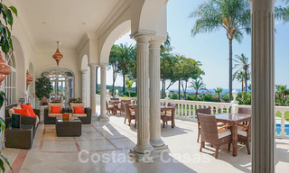 Exclusive villa for sale on a large plot with sea view in Marbella - Estepona 33991 